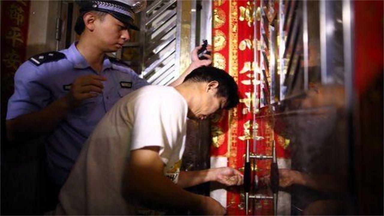随州请开锁师傅开了锁后，师傅为什么一般都不进门，就算主人请也不进去？
